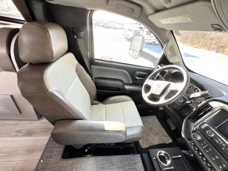 2025 Coachmen 2025 Coachmen Entourage - thumbnail 11