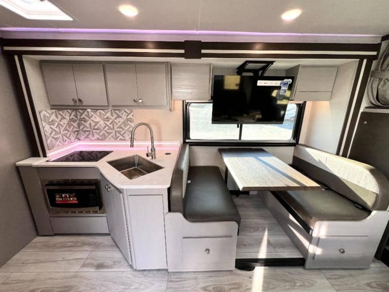 2025 Coachmen 2025 Coachmen Entourage - thumbnail 16