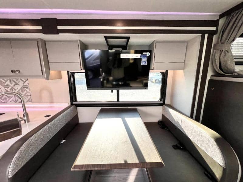 2025 Coachmen 2025 Coachmen Entourage - thumbnail 20