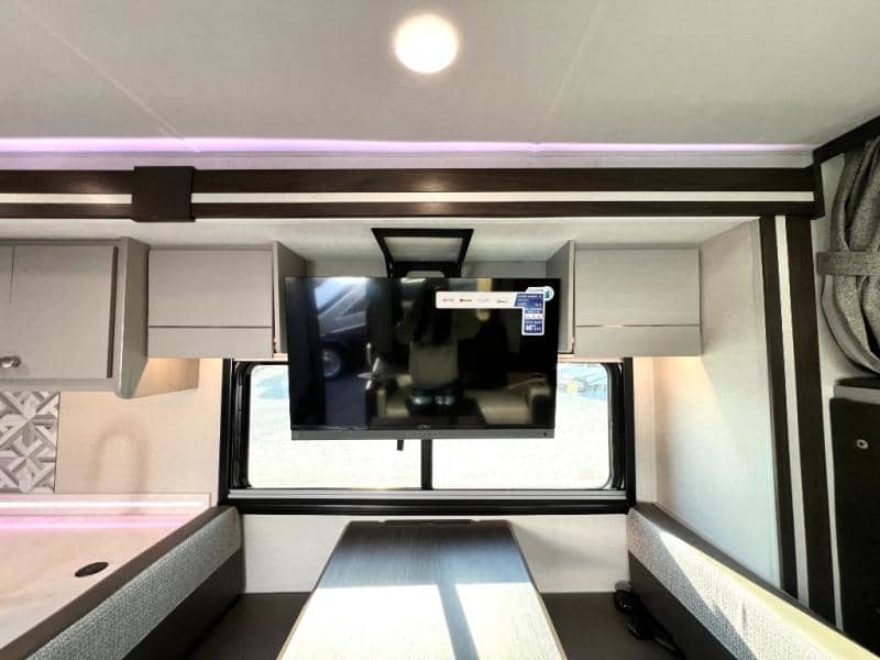 2025 Coachmen 2025 Coachmen Entourage - thumbnail 21