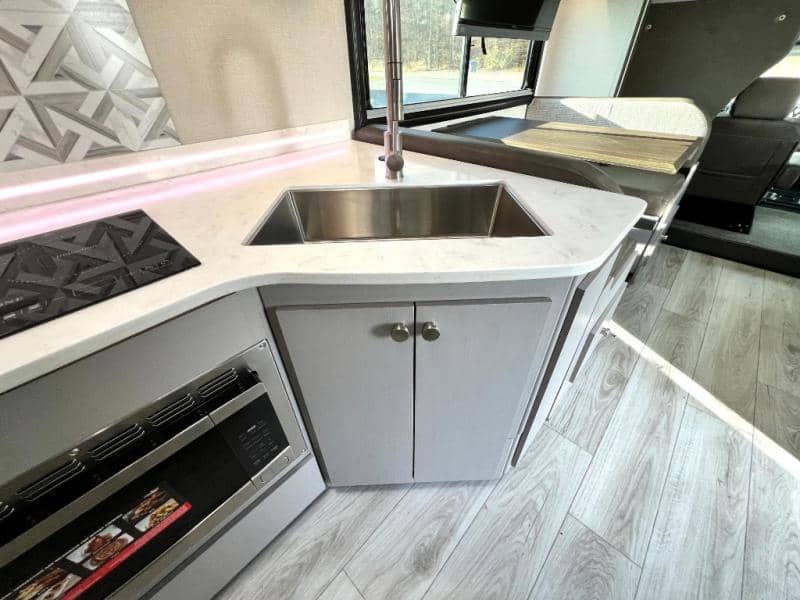 2025 Coachmen 2025 Coachmen Entourage - thumbnail 32