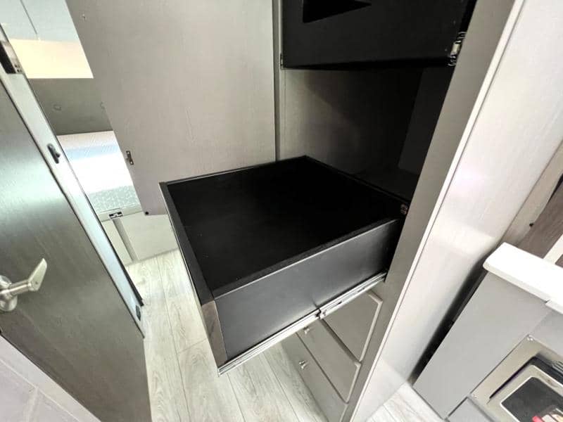 2025 Coachmen 2025 Coachmen Entourage - thumbnail 40