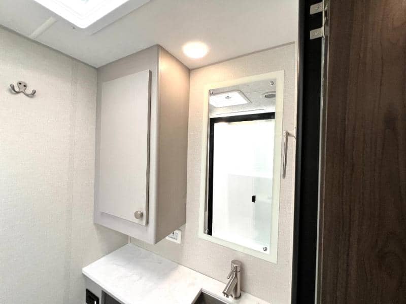 2025 Coachmen 2025 Coachmen Entourage - thumbnail 45