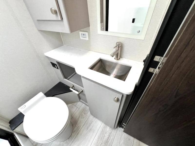 2025 Coachmen 2025 Coachmen Entourage - thumbnail 46