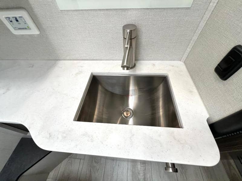 2025 Coachmen 2025 Coachmen Entourage - thumbnail 47