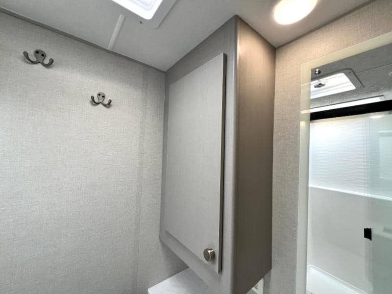 2025 Coachmen 2025 Coachmen Entourage - thumbnail 49