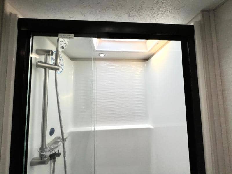 2025 Coachmen 2025 Coachmen Entourage - thumbnail 51