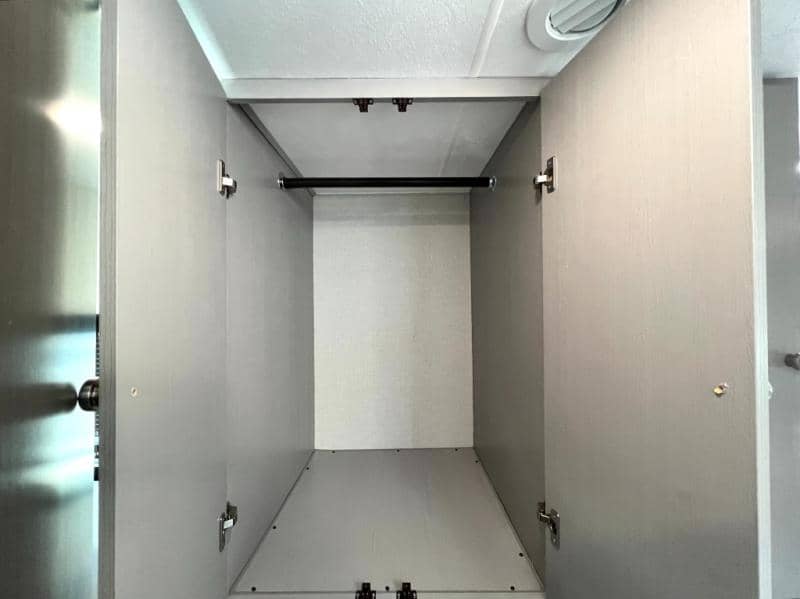 2025 Coachmen 2025 Coachmen Entourage - thumbnail 55