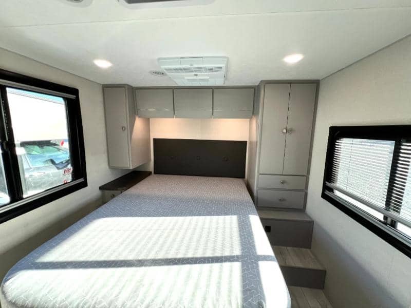 2025 Coachmen 2025 Coachmen Entourage - thumbnail 58