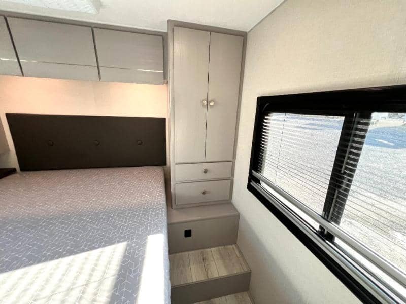 2025 Coachmen 2025 Coachmen Entourage - thumbnail 62