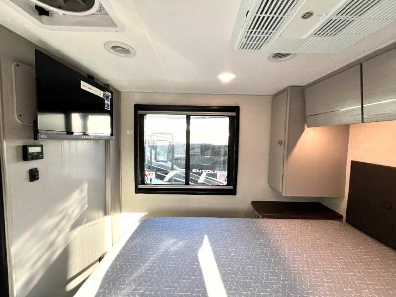 2025 Coachmen 2025 Coachmen Entourage - thumbnail 67