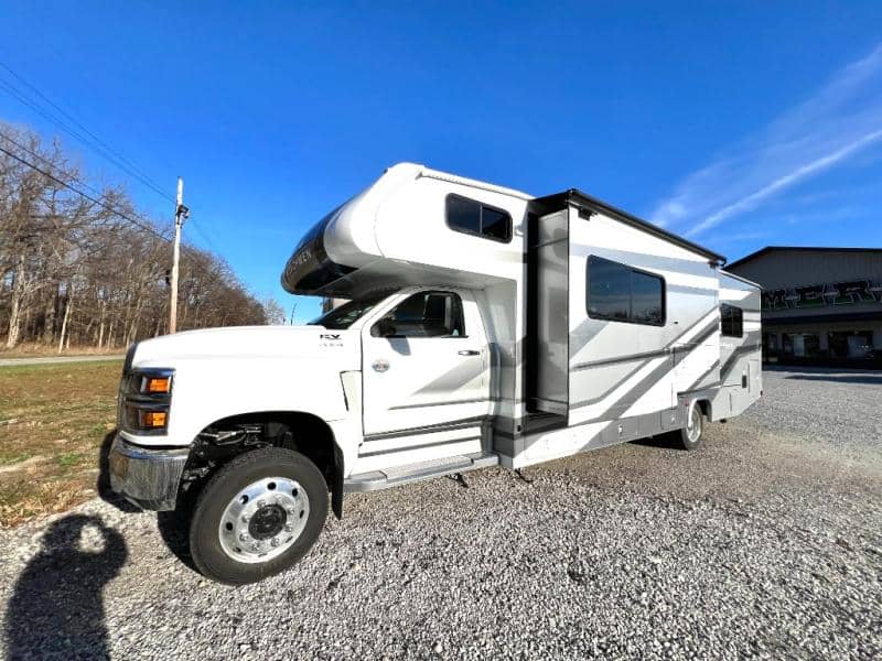 2025 Coachmen 2025 Coachmen Entourage - thumbnail 73