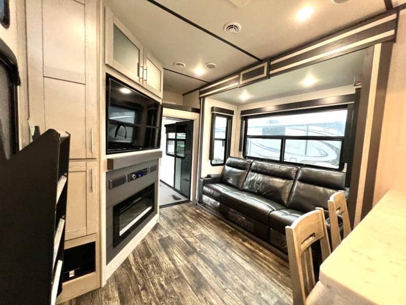 2023 Keystone RV 2023 Keystone RV Fuzion - thumbnail 7