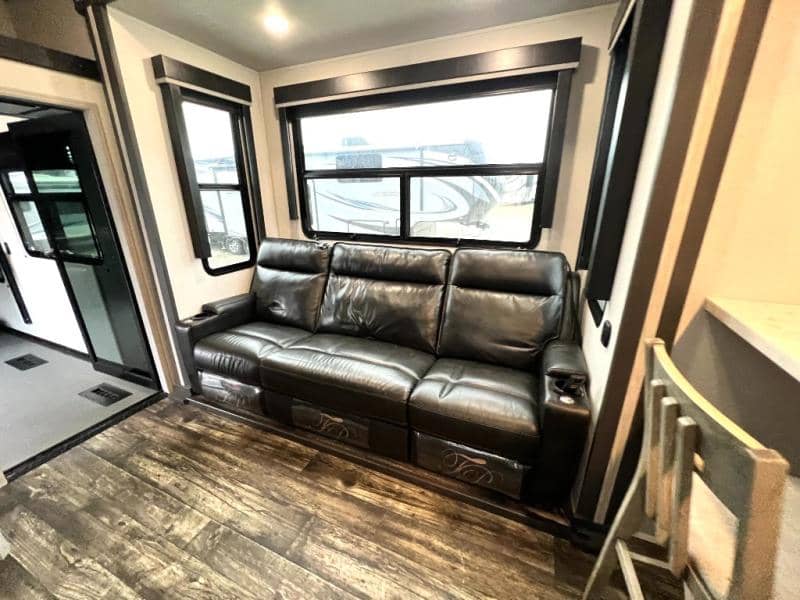 2023 Keystone RV 2023 Keystone RV Fuzion - thumbnail 10