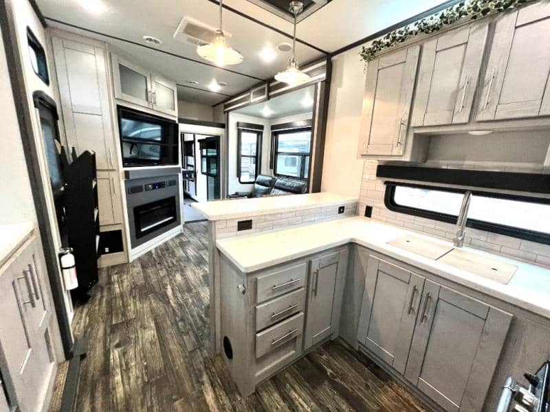 2023 Keystone RV 2023 Keystone RV Fuzion - thumbnail 18