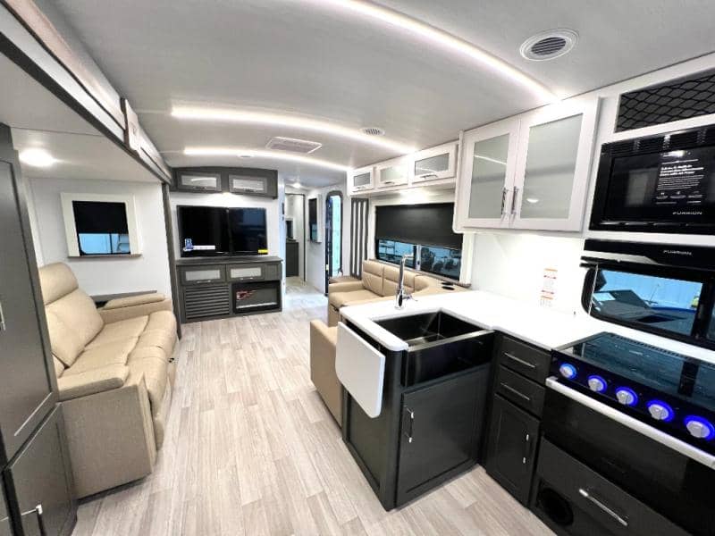 2025 Keystone RV 2025 Keystone RV Bullet - thumbnail 11