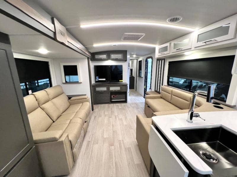 2025 Keystone RV 2025 Keystone RV Bullet - thumbnail 12