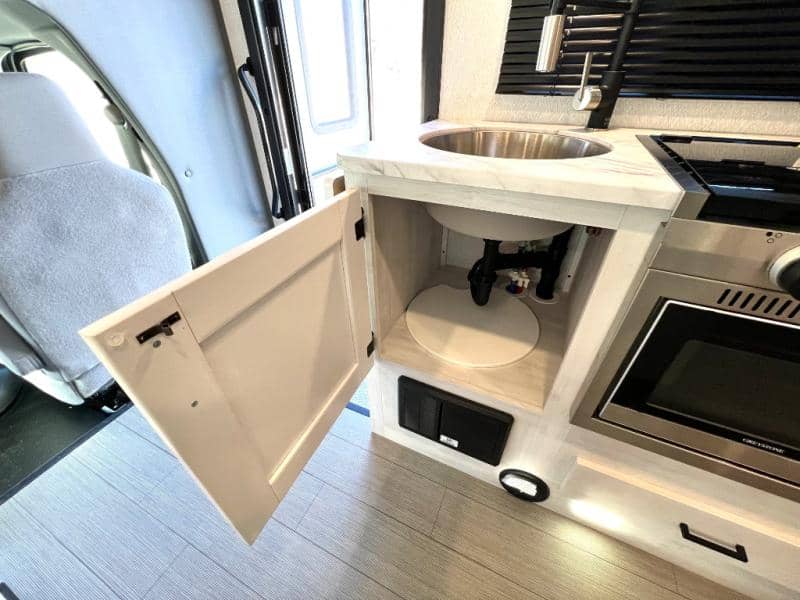 2025 East to West 2025 East to West Entrada - thumbnail 25