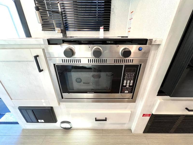 2025 East to West 2025 East to West Entrada - thumbnail 27