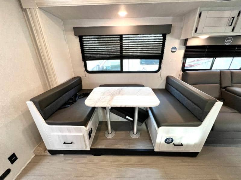 2025 East to West 2025 East to West Entrada - thumbnail 15