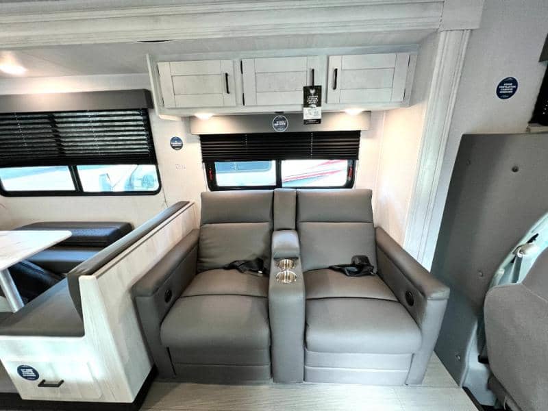 2025 East to West 2025 East to West Entrada - thumbnail 25