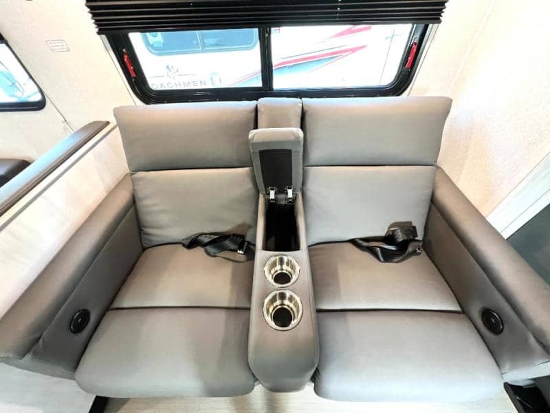 2025 East to West 2025 East to West Entrada - thumbnail 27