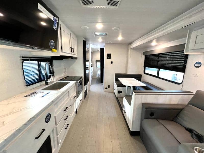 2025 East to West 2025 East to West Entrada - thumbnail 35