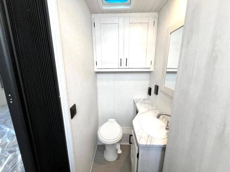 2025 East to West 2025 East to West Entrada - thumbnail 39