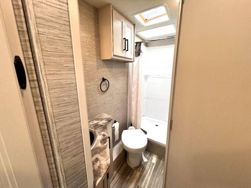 2021 Thor Motor Coach 2021 Thor Motor Coach Vegas - thumbnail 43