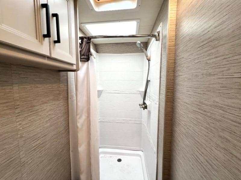 2021 Thor Motor Coach 2021 Thor Motor Coach Vegas - thumbnail 45