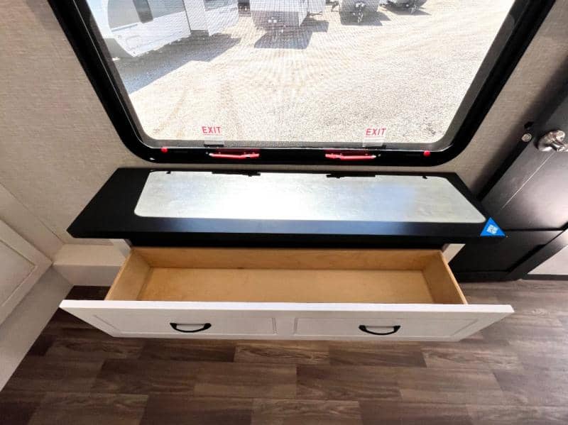 2025 Jayco 2025 Jayco North Point - thumbnail 4