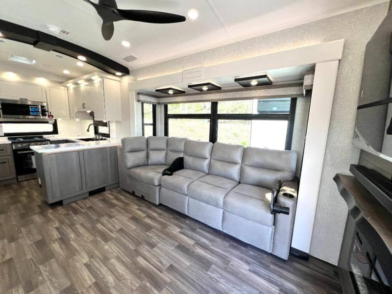 2025 Jayco 2025 Jayco North Point - thumbnail 17