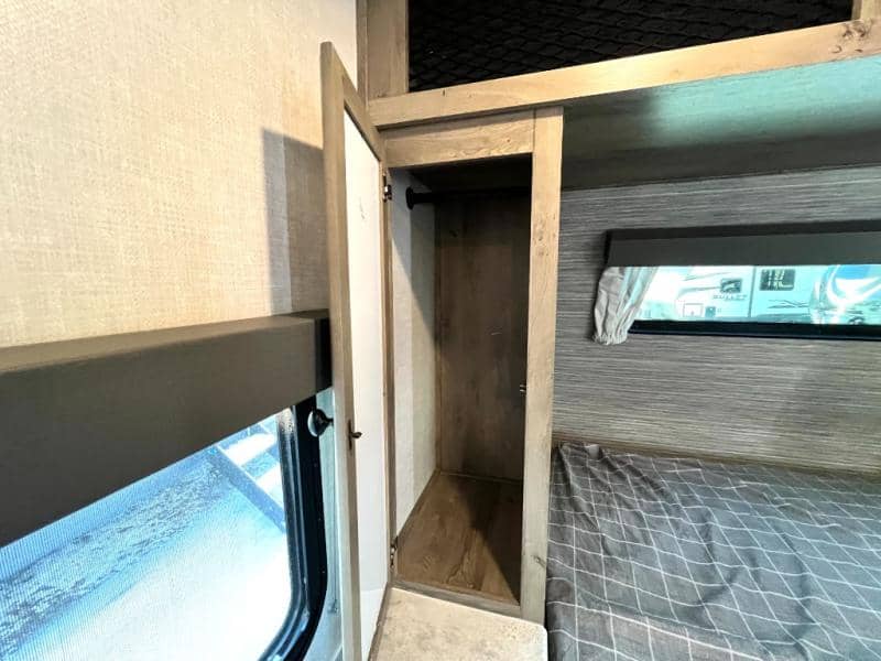 2022 Forest River 2022 Forest River Surveyor - thumbnail 4