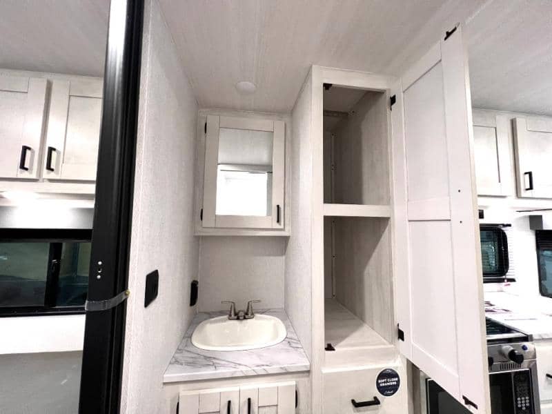 2025 East to West 2025 East to West Entrada - thumbnail 38