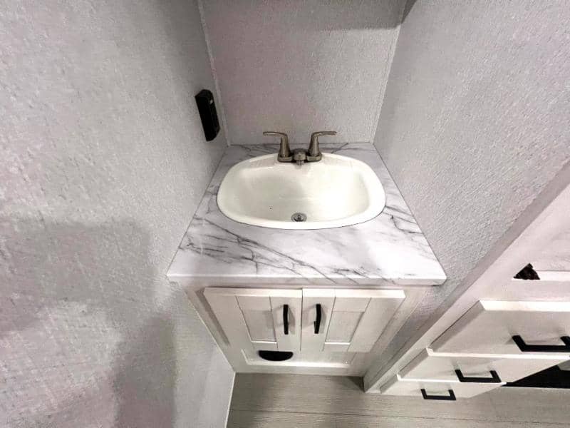 2025 East to West 2025 East to West Entrada - thumbnail 40