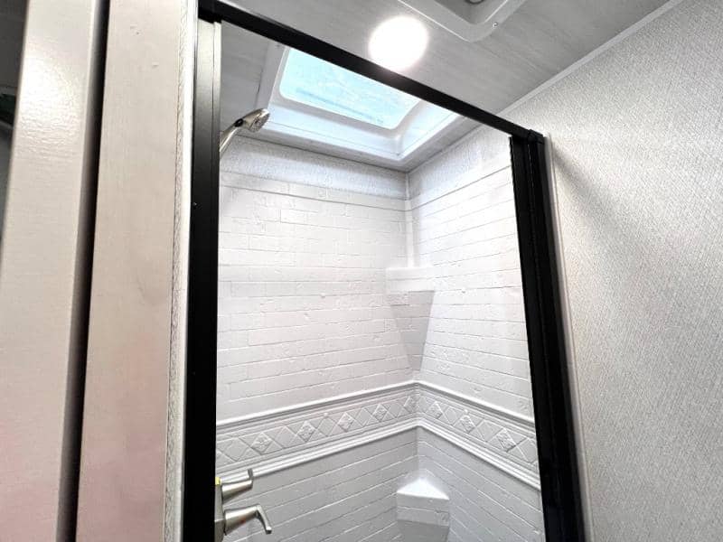 2025 East to West 2025 East to West Entrada - thumbnail 42