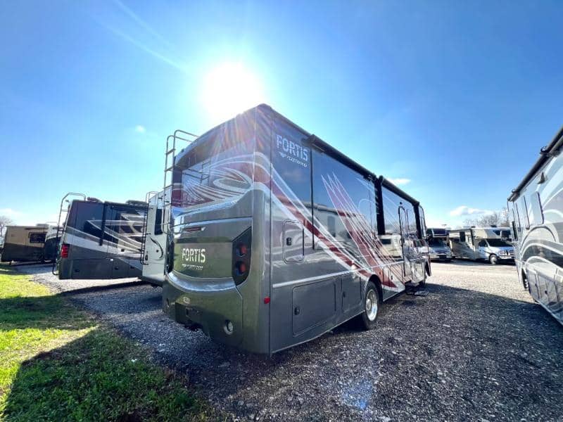 2024 Fleetwood 2024 Fleetwood Fortis - thumbnail 7