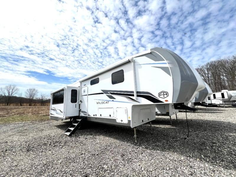 2025 Forest River 2025 Forest River Wildcat - thumbnail 6