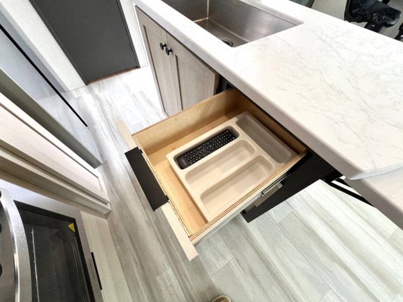 2025 Forest River 2025 Forest River Wildcat - thumbnail 27