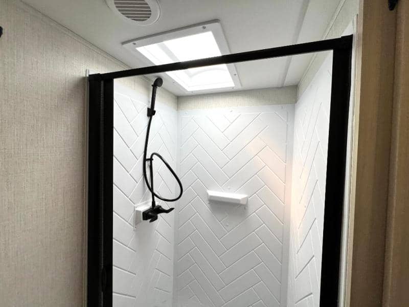 2025 Forest River 2025 Forest River Wildcat - thumbnail 38