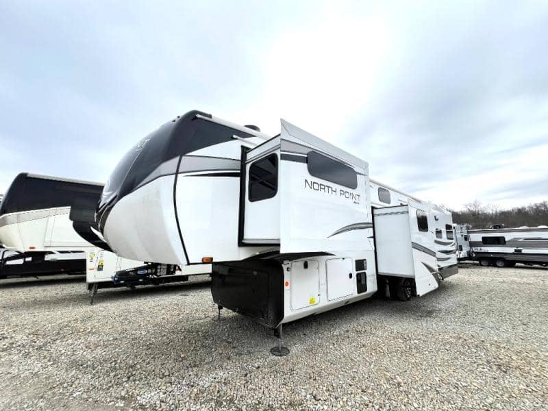 2024 Jayco 2024 Jayco North Point - thumbnail 8