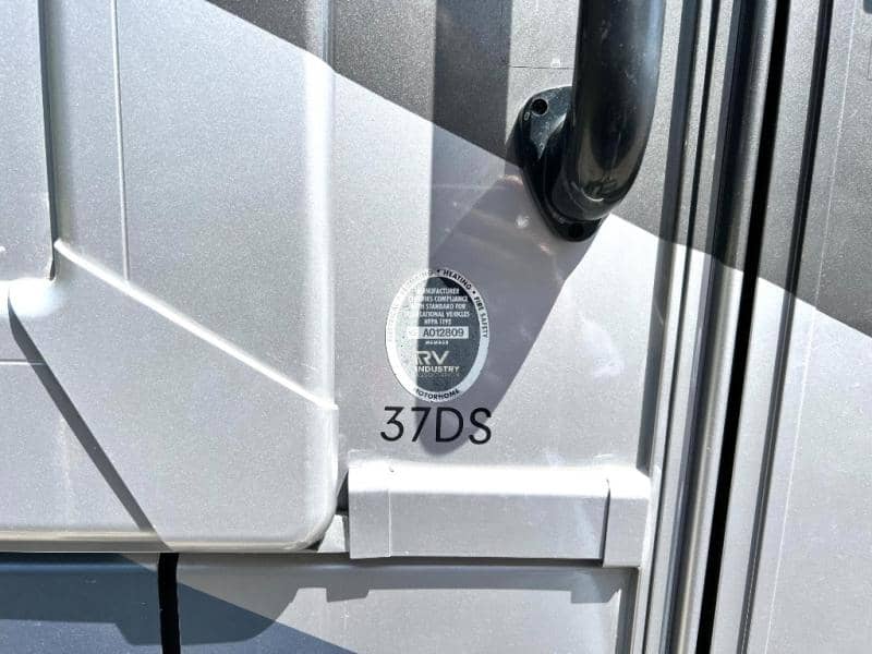 2022 Thor Motor Coach 2022 Thor Motor Coach Challenger - thumbnail 11