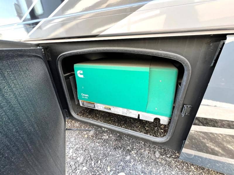 2022 Thor Motor Coach 2022 Thor Motor Coach Challenger - thumbnail 13