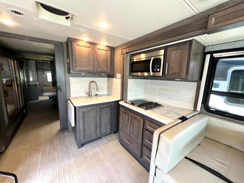 2022 Thor Motor Coach 2022 Thor Motor Coach Challenger - thumbnail 26