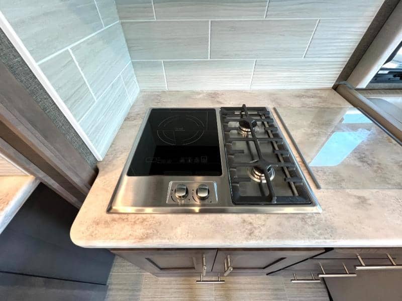 2022 Thor Motor Coach 2022 Thor Motor Coach Challenger - thumbnail 29