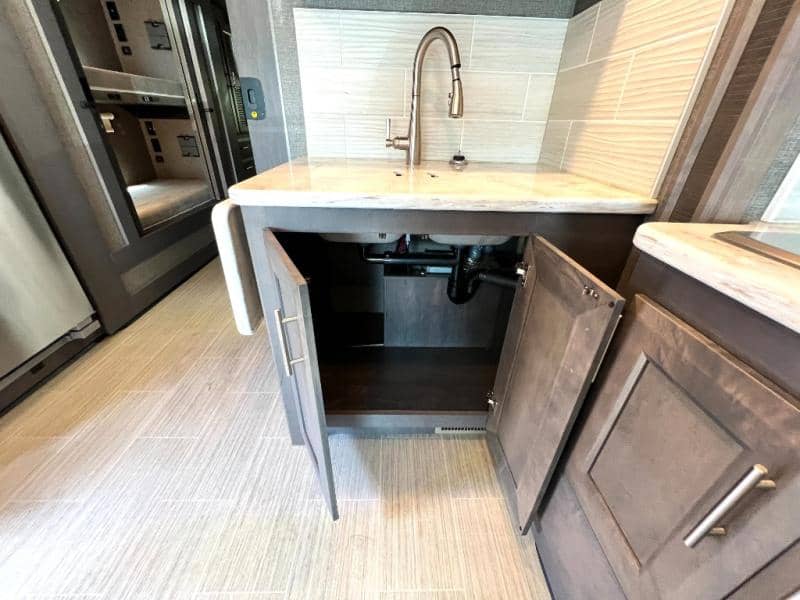 2022 Thor Motor Coach 2022 Thor Motor Coach Challenger - thumbnail 34