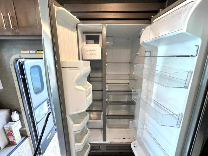 2022 Thor Motor Coach 2022 Thor Motor Coach Challenger - thumbnail 36