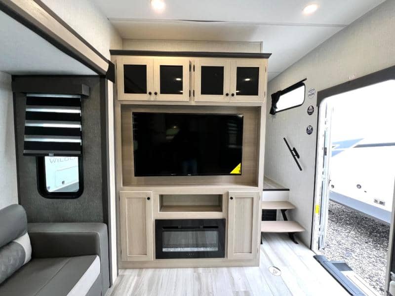 2025 Forest River 2025 Forest River Wildcat - thumbnail 19