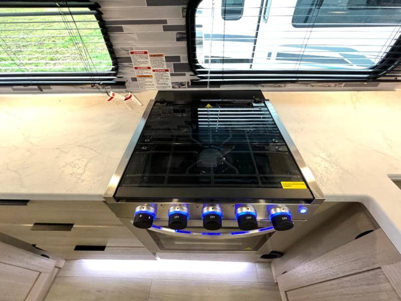 2025 Forest River 2025 Forest River Wildcat - thumbnail 32