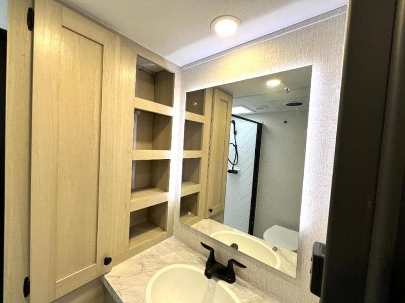 2025 Forest River 2025 Forest River Wildcat - thumbnail 41